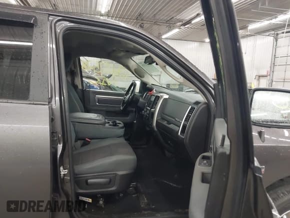 ✅ 2018 Ram 1500 Big Horn • VIN: 3C6RR7LT2JG226265 • Лот: 43472528. Опубликован ранее на IAAI с пробегом 199 840 миль. Бесплатный доступ к архиву аукционных продаж из США и подробный отчёт об истории автомобиля на DreamBid. Изображение 5.