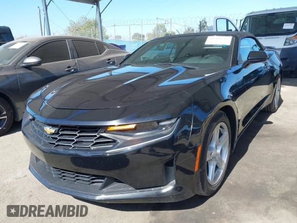 ✅ 2019 Chevrolet Camaro 1LT • VIN: 1G1FB3DS0K0140742 • Лот: 43508210. Опубликован ранее на IAAI с пробегом 67 044 миль. Бесплатный доступ к архиву аукционных продаж из США и подробный отчёт об истории автомобиля на DreamBid. Изображение 2.