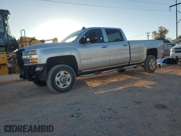 ✅ 2015 Chevrolet Silverado 2500HD LT • VIN: 1GC1KVEGXFF658934 • Лот: 90590175. Опубликован ранее на Copart с пробегом 192 610 миль. Бесплатный доступ к архиву аукционных продаж из США и подробный отчёт об истории автомобиля на DreamBid. Изображение 1.