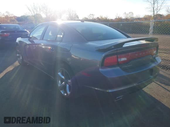 ✅ 2011 Dodge Charger SE • VIN: 2B3CL3CGXBH550756 • Лот: 43560200. Опубликован ранее на IAAI с пробегом 111 447 миль. Бесплатный доступ к архиву аукционных продаж из США и подробный отчёт об истории автомобиля на DreamBid. Изображение 3.