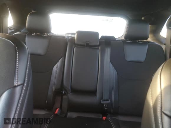 ✅ 2022 Ford Edge ST • VIN: 2FMPK4AP3NBA70749 • Lot: 83958075. Wystawiony na Copart z przebiegiem 19 302 mil. Bezpłatny archiwum sprzedaży aukcyjnych z USA i szczegółowy raport historii pojazdu na DreamBid. Zdjęcie 10.