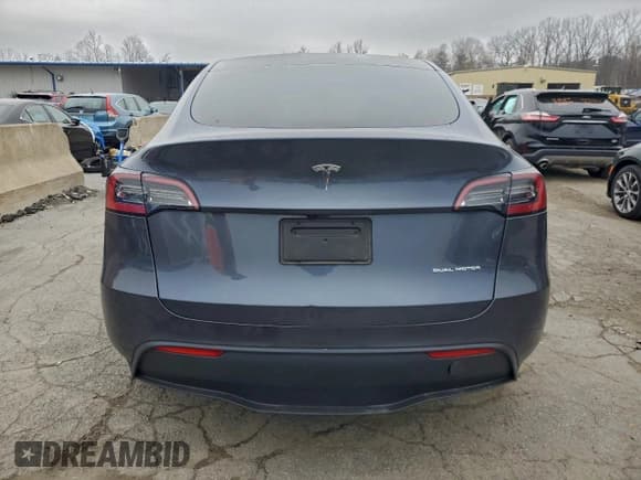 ✅ 2023 Tesla Model Y Long Range • VIN: 7SAYGDEE7PA164271 • Lot: 92683285. Wystawiony na Copart z przebiegiem 23 367 mil. Bezpłatny archiwum sprzedaży aukcyjnych z USA i szczegółowy raport historii pojazdu na DreamBid. Zdjęcie 6.