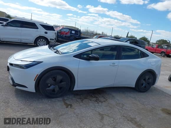 2024 Toyota Prius LE с VIN JTDACAAU3R3030785, выставлен на аукционе IAAI как лот 43417913 с пробегом 62 646 миль миль и . История ставок и продаж доступна на DreamBid. Изображение 14.