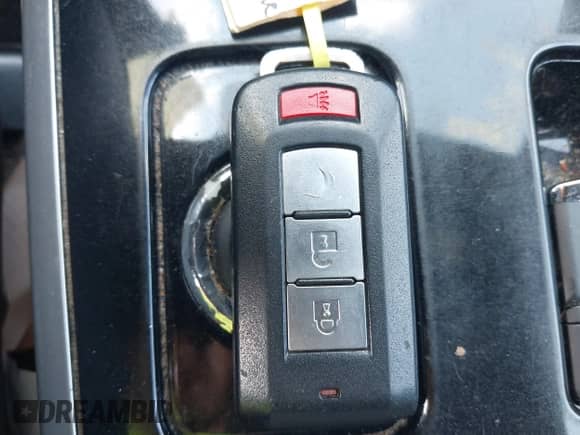 2019 Mitsubishi Outlander ES z VIN JA4AZ3A39KZ047749, wystawiony jako IAAI lot #42737988 z przebiegiem 215 294 mil mil oraz . Historia ofert i sprzedaży dostępna na DreamBid. Obrazek 11.