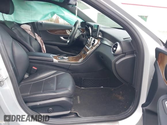 ✅ 2018 Mercedes-Benz C 350e • VIN: 55SWF4HB2JU238570 • Lot: 42517449. Wystawiony na IAAI z przebiegiem 82 509 mil. Bezpłatny archiwum sprzedaży aukcyjnych z USA i szczegółowy raport historii pojazdu na DreamBid. Zdjęcie 5.