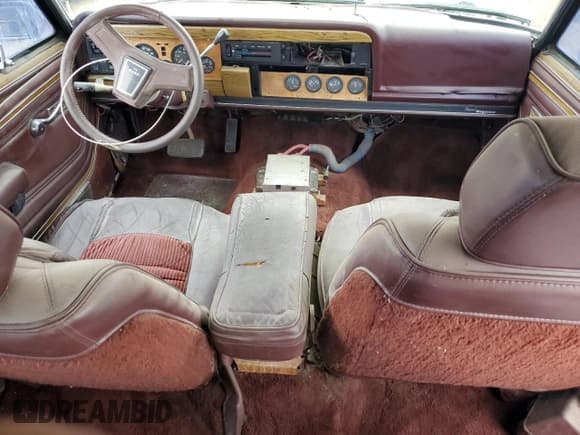 ✅ 1989 Jeep Grand Wagoneer • VIN: 1J4GS5872KP100998 • Lot: 58515245. Listed on Copart with 193,355 mi. Free auction sales archive from the USA and detailed vehicle history report at DreamBid. Image 8.