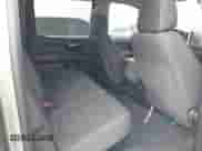 2022 Chevrolet Silverado 1500 LT z VIN 3GCPWCED3NG157499, wystawiony jako IAAI lot #41936639 z przebiegiem 57 012 mil mil oraz . Historia ofert i sprzedaży dostępna na DreamBid. Obrazek 8.