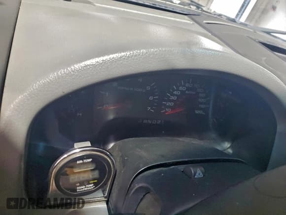 ✅ 2008 Ford F-150 STX • VIN: 1FTRX14WX8FC08760 • Lot: 93426735. Wystawiony na Copart z przebiegiem Nie podano. Bezpłatny archiwum sprzedaży aukcyjnych z USA i szczegółowy raport historii pojazdu na DreamBid. Zdjęcie 9.