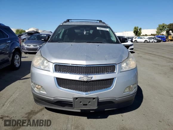 ✅ 2012 Chevrolet Traverse 1LT • VIN: 1GNKRGED5CJ300285 • Lot: 70058404. Wystawiony na Copart z przebiegiem 160 925 mil. Bezpłatny archiwum sprzedaży aukcyjnych z USA i szczegółowy raport historii pojazdu na DreamBid. Zdjęcie 5.