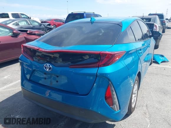✅ 2017 Toyota Prius Plus • VIN: JTDKARFP2H3001031 • Lot: 41934825. Listed on IAAI with 85,634 mi. Free auction sales archive from the USA and detailed vehicle history report at DreamBid. Image 4.