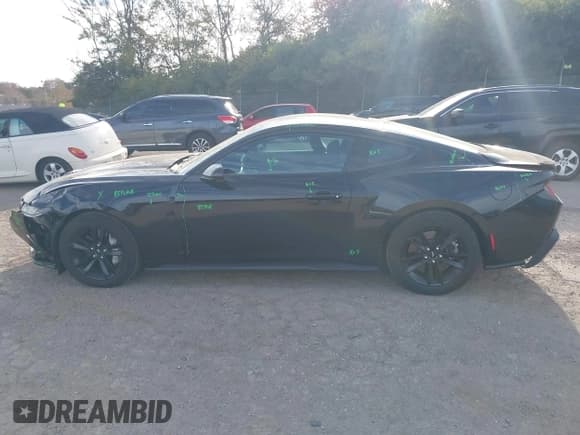 ✅ 2024 Ford Mustang GT Premium • VIN: 1FA6P8CF1R5407044 • Lot: 43522571. Listed on IAAI with 7,362 mi. Free auction sales archive from the USA and detailed vehicle history report at DreamBid. Image 15.