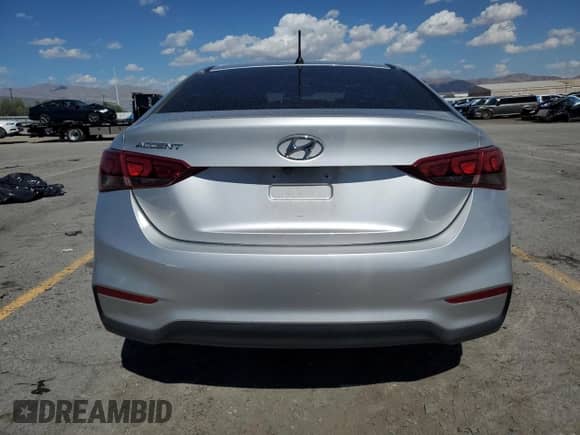 2018 Hyundai Accent SE z VIN 3KPC24A37JE020360, wystawiony jako Copart lot #84062365 z przebiegiem 78 803 mil mil oraz Szkoda całkowita • Salvage title. Historia ofert i sprzedaży dostępna na DreamBid. Obrazek 6.