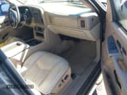 ✅ 2004 Chevrolet Tahoe LS • VIN: 1GNEK13T64R298221 • Лот: 43615648. Опубликован ранее на IAAI с пробегом 199 192 миль. Бесплатный доступ к архиву аукционных продаж из США и подробный отчёт об истории автомобиля на DreamBid. Изображение 5.