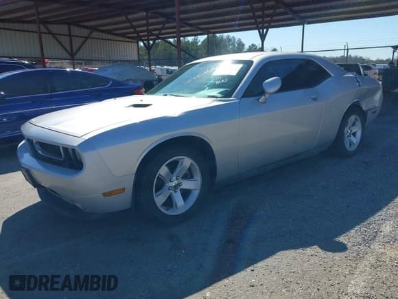 ✅ 2012 Dodge Challenger SXT • VIN: 2C3CDYAG2CH170439 • Lot: 41745368. Wystawiony na IAAI z przebiegiem 131 719 mil. Bezpłatny archiwum sprzedaży aukcyjnych z USA i szczegółowy raport historii pojazdu na DreamBid. Zdjęcie 2.