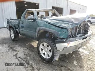 ✅ 2003 Chevrolet Silverado 1500 Work Truck • VIN: 1GCEK14VX3Z173701 • Лот: 76799884. Опубликован ранее на Copart с пробегом Не указан. Бесплатный доступ к архиву аукционных продаж из США и подробный отчёт об истории автомобиля на DreamBid. Изображение 4.