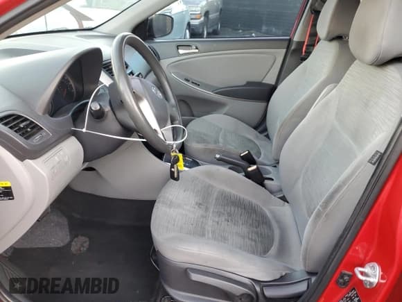 ✅ 2015 Hyundai Accent GLS • VIN: KMHCT4AE9FU864208 • Lot: 90908765. Wystawiony na Copart z przebiegiem 196 130 mil. Bezpłatny archiwum sprzedaży aukcyjnych z USA i szczegółowy raport historii pojazdu na DreamBid. Zdjęcie 7.