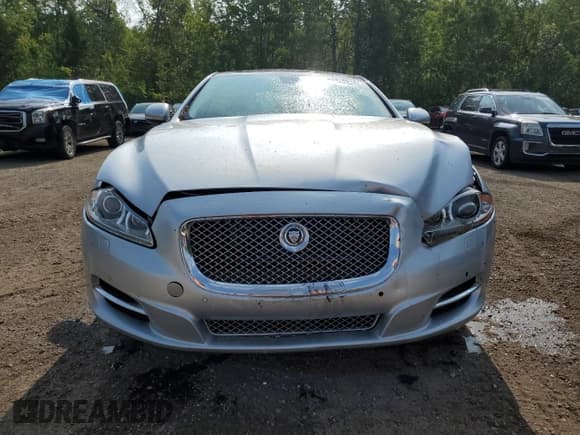 ✅ 2011 Jaguar XJ • VIN: SAJXA1CB8BLV02787 • Лот: 63916515. Опубликован ранее на Copart с пробегом 95 083 миль. Бесплатный доступ к архиву аукционных продаж из США и подробный отчёт об истории автомобиля на DreamBid. Изображение 5.