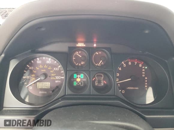 ✅ 2001 Mitsubishi Montero Limited • VIN: JA4MW51R11J040670 • Лот: 76031264. Опубликован ранее на Copart с пробегом 212 740 миль. Бесплатный доступ к архиву аукционных продаж из США и подробный отчёт об истории автомобиля на DreamBid. Изображение 9.