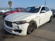 ✅ 2017 Maserati Levante S • VIN: ZN661YUL4HX250157 • Lot: 42602191. Wystawiony na IAAI z przebiegiem Nie podano. Bezpłatny archiwum sprzedaży aukcyjnych z USA i szczegółowy raport historii pojazdu na DreamBid. Zdjęcie 2.