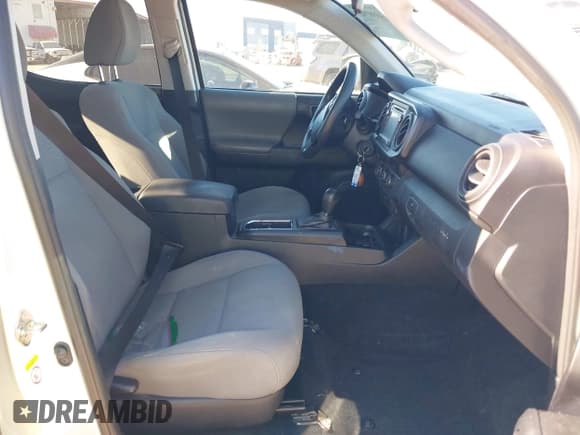 ✅ 2019 Toyota Tacoma SR5 • VIN: 5TFAX5GN5KX160285 • Lot: 43587967. Listed on IAAI with 179,041 mi. Free auction sales archive from the USA and detailed vehicle history report at DreamBid. Image 5.