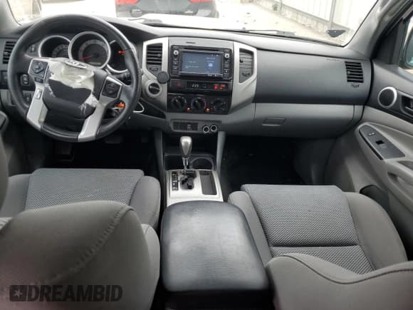 ✅ 2014 Toyota Tacoma • VIN: 3TMMU4FN6EM067612 • Lot: 81938545. Listed on Copart with 175,517 mi. Free auction sales archive from the USA and detailed vehicle history report at DreamBid. Image 8.