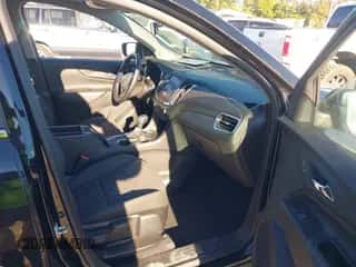 2024 Chevrolet Equinox LT z VIN 3GNAXKEG6RL110589, wystawiony jako IAAI lot #43478004 z przebiegiem 50 837 mil mil oraz . Historia ofert i sprzedaży dostępna na DreamBid. Obrazek 5.