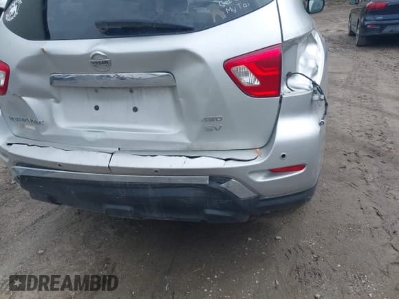 ✅ 2019 Nissan Pathfinder S • VIN: 5N1DR2MMXKC639984 • Lot: 42173450. Listed on IAAI with 110,777 mi. Free auction sales archive from the USA and detailed vehicle history report at DreamBid. Image 6.