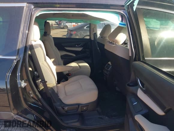 ✅ 2022 Subaru Ascent Premium • VIN: 4S4WMAED8N3411728 • Lot: 43510389. Listed on IAAI with 61,875 mi. Free auction sales archive from the USA and detailed vehicle history report at DreamBid. Image 8.