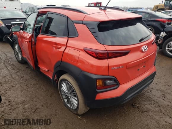 ✅ 2020 Hyundai Kona SEL • VIN: KM8K22AA0LU498019 • Лот: 80994753. Опубликован ранее на Copart с пробегом 35 781 миль. Бесплатный доступ к архиву аукционных продаж из США и подробный отчёт об истории автомобиля на DreamBid. Изображение 2.