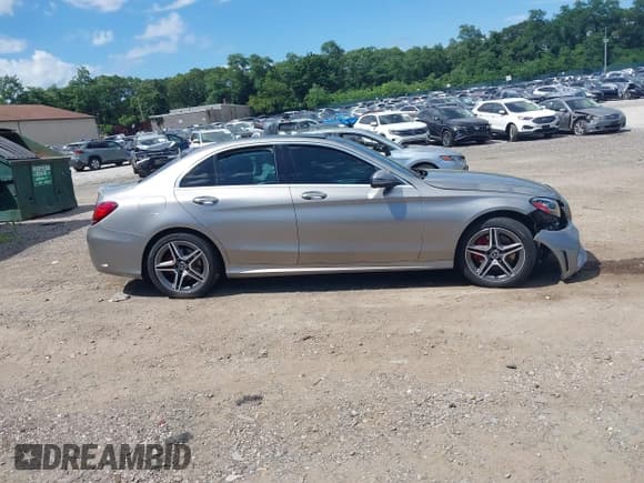 ✅ 2021 Mercedes-Benz C 300 • VIN: W1KWF8EB8MR648727 • Lot: 42794450. Wystawiony na IAAI z przebiegiem 48 928 mil. Bezpłatny archiwum sprzedaży aukcyjnych z USA i szczegółowy raport historii pojazdu na DreamBid. Zdjęcie 13.