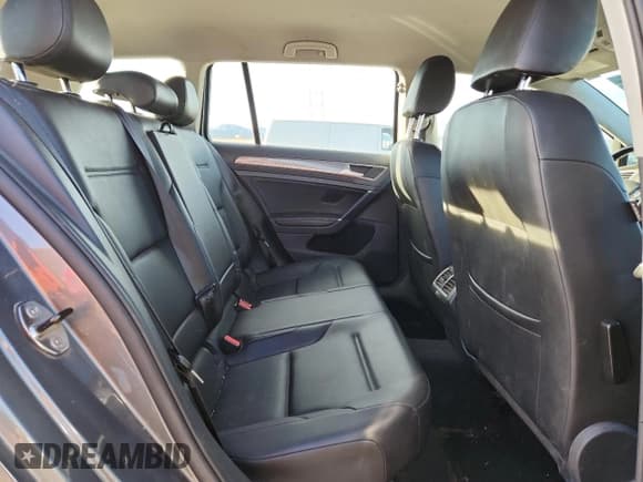 ✅ 2017 Volkswagen Golf S • VIN: 3VWH17AU2HM516750 • Лот: 93112945. Опубликован ранее на Copart с пробегом 110 388 миль. Бесплатный доступ к архиву аукционных продаж из США и подробный отчёт об истории автомобиля на DreamBid. Изображение 11.