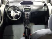 ✅ 2011 Toyota Yaris • VIN: JTDKT4K32B5332316 • Лот: 80867725. Опубликован ранее на Copart с пробегом Не указан. Бесплатный доступ к архиву аукционных продаж из США и подробный отчёт об истории автомобиля на DreamBid. Изображение 8.