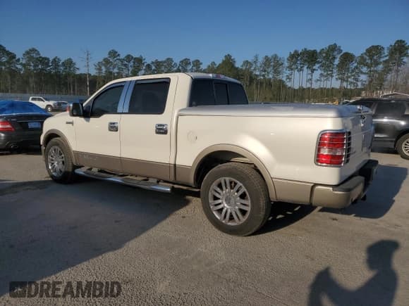 ✅ 2008 Lincoln Mark LT • VIN: 5LTPW16578FJ06621 • Лот: 46215875. Опубликован ранее на Copart с пробегом 142 223 миль. Бесплатный доступ к архиву аукционных продаж из США и подробный отчёт об истории автомобиля на DreamBid. Изображение 2.