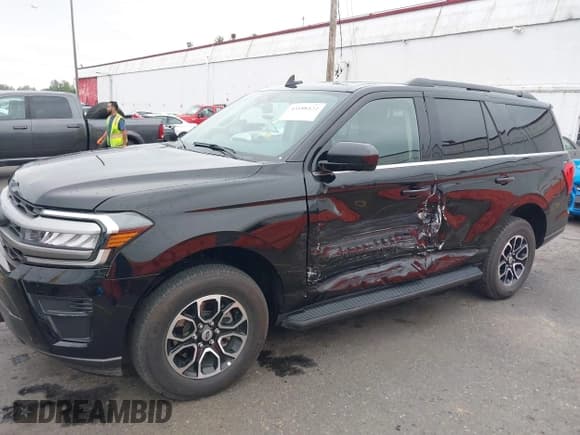 ✅ 2024 Ford Expedition XLT • VIN: 1FMJU1J84REA24994 • Lot: 43188422. Listed on IAAI with 48,425 mi. Free auction sales archive from the USA and detailed vehicle history report at DreamBid. Image 6.