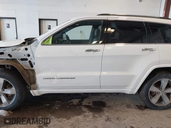 ✅ 2015 Jeep Grand Cherokee Overland • VIN: 1C4RJFCG6FC956820 • Lot: 41644453. Listed on IAAI with 149,339 mi. Free auction sales archive from the USA and detailed vehicle history report at DreamBid. Image 15.