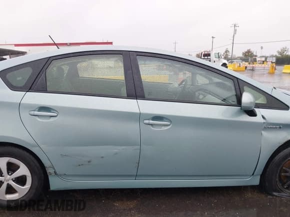 ✅ 2015 Toyota Prius Four • VIN: JTDKN3DU9F1949283 • Lot: 43704014. Listed on IAAI with 71,446 mi. Free auction sales archive from the USA and detailed vehicle history report at DreamBid. Image 13.