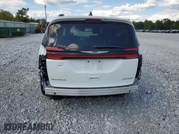 ✅ 2023 Chrysler Pacifica Limited • VIN: 2C4RC1GG6PR525264 • Lot: 71257315. Listed on Copart with 61,925 mi. Free auction sales archive from the USA and detailed vehicle history report at DreamBid. Image 6.
