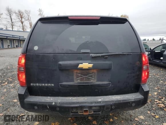 ✅ 2013 Chevrolet Suburban LT • VIN: 1GNSKJE7XDR359184 • Lot: 91702295. Wystawiony na Copart z przebiegiem 234 839 mil. Bezpłatny archiwum sprzedaży aukcyjnych z USA i szczegółowy raport historii pojazdu na DreamBid. Zdjęcie 6.