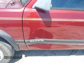 1993 Dodge Dakota z VIN 1B7FL23X9PS209919, wystawiony jako IAAI lot #42006912 z przebiegiem 79 697 mil mil oraz . Historia ofert i sprzedaży dostępna na DreamBid. Obrazek 6.