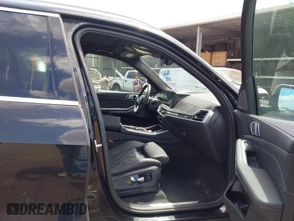 ✅ 2024 BMW X5 sDrive40i • VIN: 5UX13EU02R9V48267 • Lot: 43087209. Listed on IAAI with 13,806 mi. Free auction sales archive from the USA and detailed vehicle history report at DreamBid. Image 5.