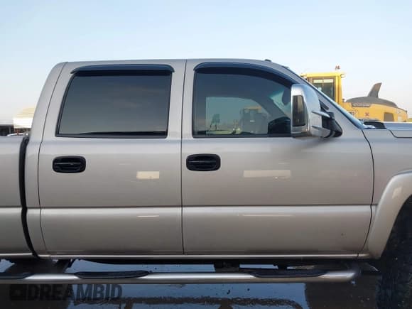 ✅ 2005 Chevrolet Silverado 2500HD LS • VIN: 1GCHK23U45F802269 • Lot: 42793768. Wystawiony na IAAI z przebiegiem 131 588 mil. Bezpłatny archiwum sprzedaży aukcyjnych z USA i szczegółowy raport historii pojazdu na DreamBid. Zdjęcie 13.