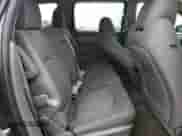 2017 Chevrolet Traverse LS z VIN 1GNKRFKD4HJ153530, wystawiony jako Copart lot #48309145 z przebiegiem 118 875 mil mil oraz Szkoda całkowita • Salvage title. Historia ofert i sprzedaży dostępna na DreamBid. Obrazek 11.