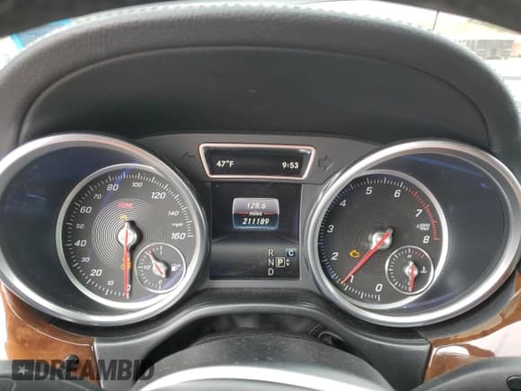 ✅ 2018 Mercedes-Benz GL 450 • VIN: 4JGDF6EE1JA995029 • Lot: 48334214. Listed on Copart with 211,189 mi. Free auction sales archive from the USA and detailed vehicle history report at DreamBid. Image 9.