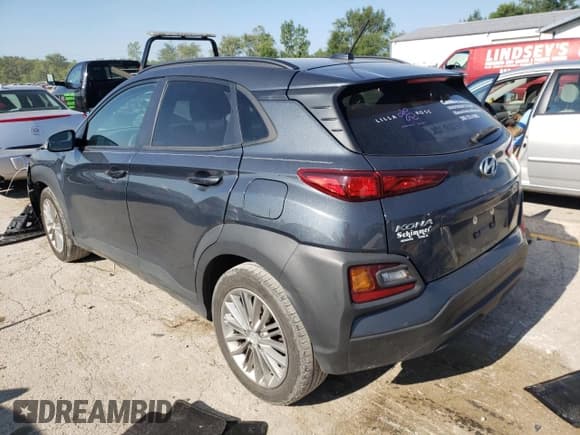 ✅ 2018 Hyundai Kona SEL • VIN: KM8K22AA6JU071277 • Лот: 63797034. Опубликован ранее на Copart с пробегом 102 217 миль. Бесплатный доступ к архиву аукционных продаж из США и подробный отчёт об истории автомобиля на DreamBid. Изображение 2.