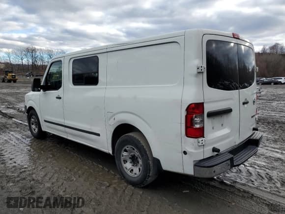✅ 2013 Nissan NV S • VIN: 1N6BF0KM2DN100677 • Лот: 86846804. Опубликован ранее на Copart с пробегом 199 233 миль. Бесплатный доступ к архиву аукционных продаж из США и подробный отчёт об истории автомобиля на DreamBid. Изображение 2.