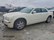 ✅ 2005 Chrysler 300 Touring AWD • VIN: 2C3JK53G45H624816 • Лот: 93780245. Опубликован ранее на Copart с пробегом 206 792 миль. Бесплатный доступ к архиву аукционных продаж из США и подробный отчёт об истории автомобиля на DreamBid. Изображение 1.