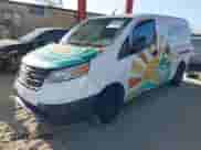 2015 Chevrolet City Express Cargo LT z VIN 3N63M0ZN6FK694790, wystawiony jako IAAI lot #42118264 z przebiegiem 82 991 mil mil oraz . Historia ofert i sprzedaży dostępna na DreamBid. Obrazek 18.