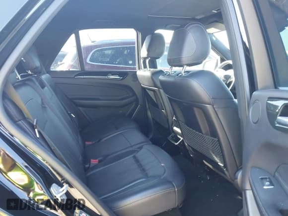 ✅ 2016 Mercedes-Benz GLE 350 • VIN: 4JGDA5HB3GA760912 • Lot: 43627820. Wystawiony na IAAI z przebiegiem Nie podano. Bezpłatny archiwum sprzedaży aukcyjnych z USA i szczegółowy raport historii pojazdu na DreamBid. Zdjęcie 8.