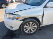 ✅ 2010 Toyota Highlander Limited • VIN: JTEJW3EH4A2048475 • Лот: 43551269. Опубликован ранее на IAAI с пробегом 220 993 миль. Бесплатный доступ к архиву аукционных продаж из США и подробный отчёт об истории автомобиля на DreamBid. Изображение 6.