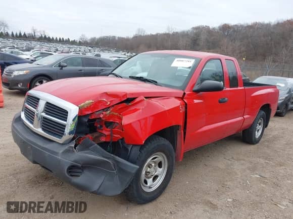 2007 Dodge Dakota ST z VIN 1D7HW22K57S242864, wystawiony jako IAAI lot #40887281 z przebiegiem 139 160 mil mil oraz . Historia ofert i sprzedaży dostępna na DreamBid. Obrazek 2.
